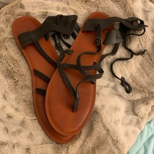 American eagle strappy black sandal